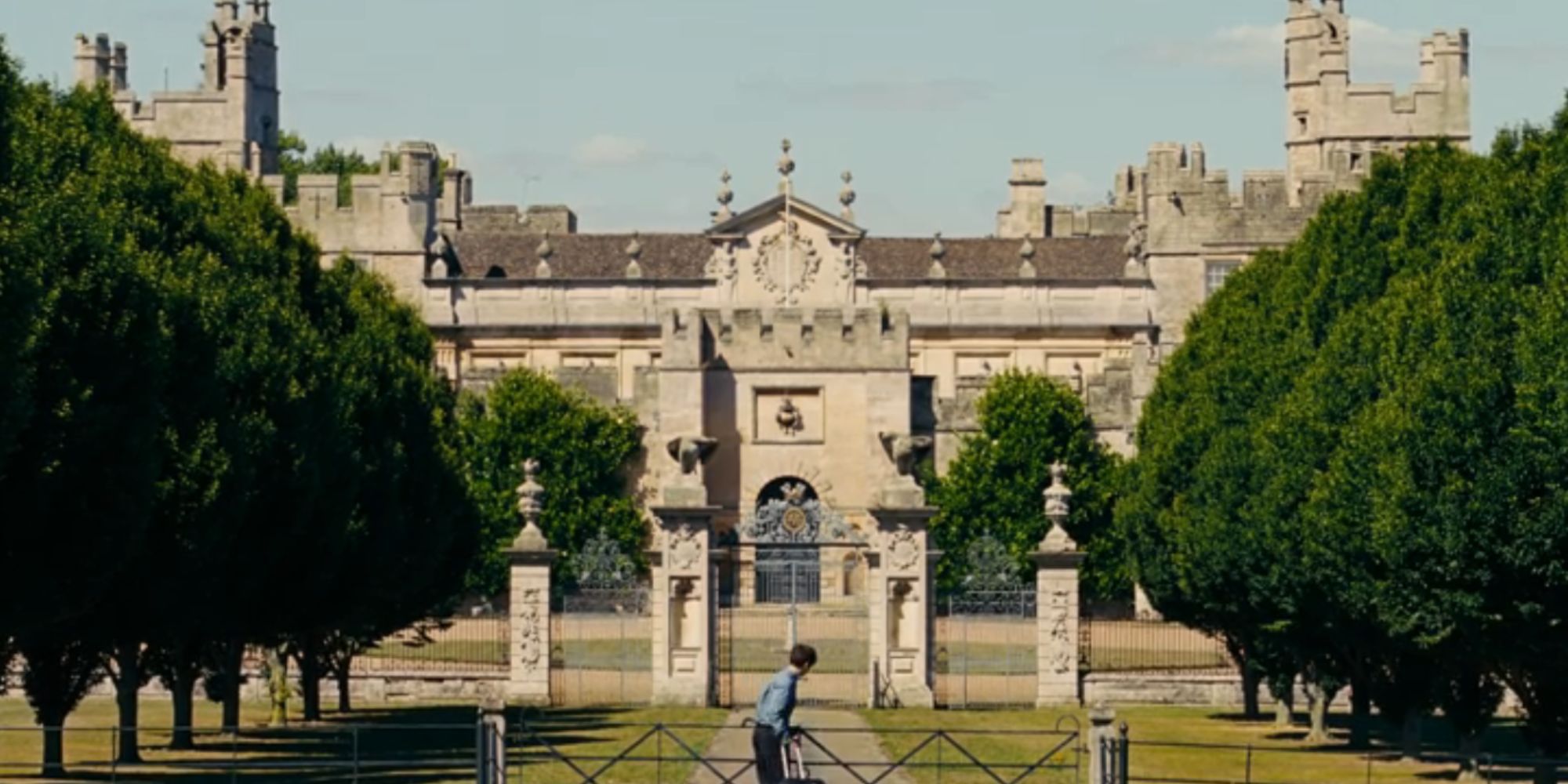 El propietario real de Saltburn House rompe el silencio sobre su popularidad y revela nuevos planes de seguridad