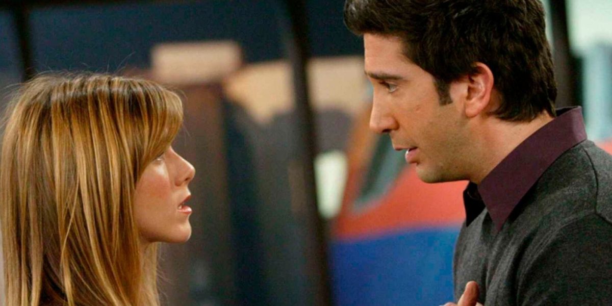 Amigos: Jennifer Aniston y David Schwimmer se reúnen torpemente para un anuncio del Super Bowl