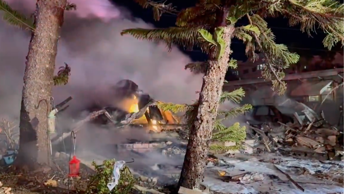 Avioneta se estrella contra parque de casas móviles en Florida y provoca varias muertes | Video