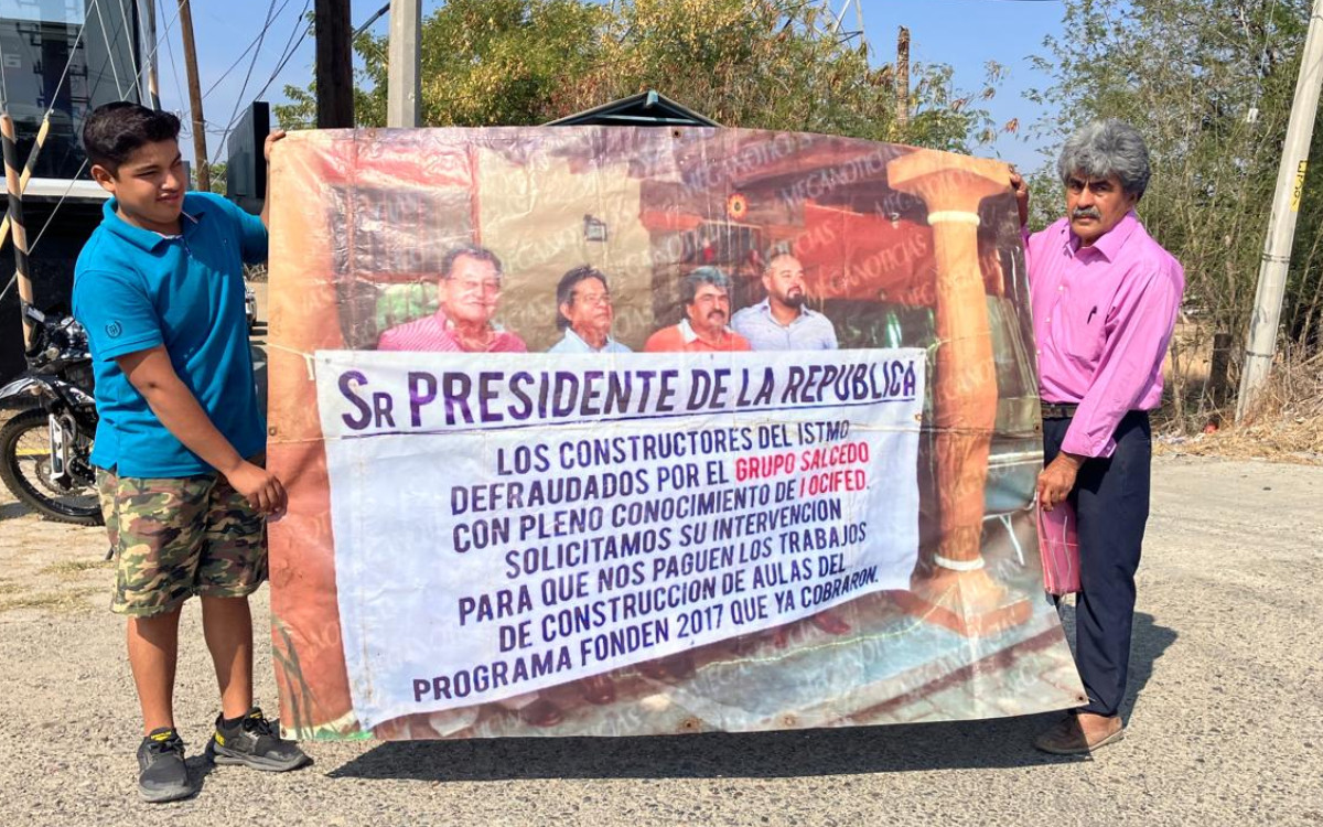Constructores exigen a AMLO pago por reconstrucción de escuelas en Oaxaca