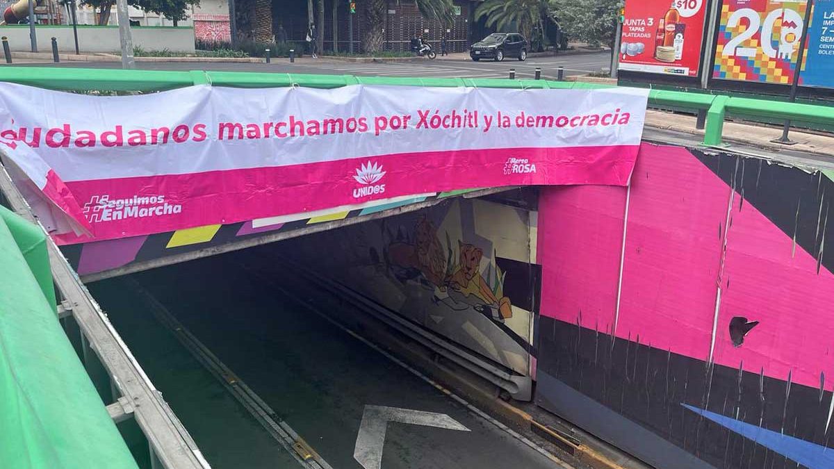Denuncian que mantas apócrifas pretenden relacionar la 'Marcha por la Democracia' con Gálvez