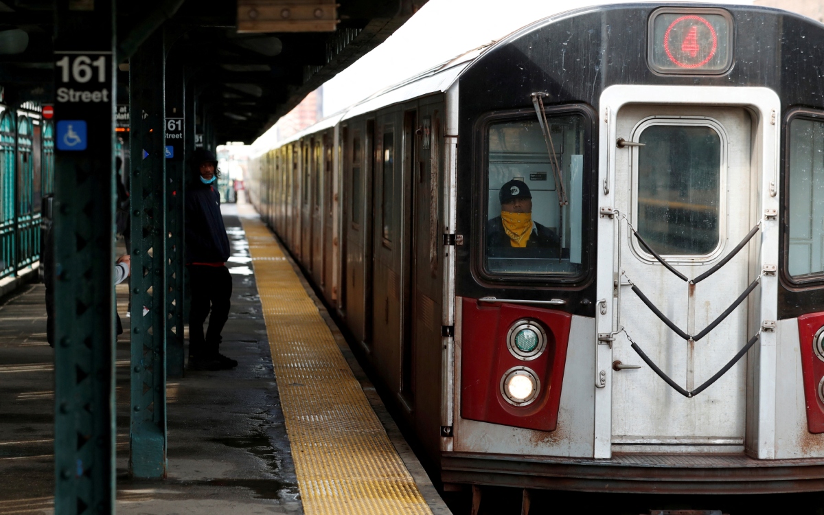 Detienen a presunto asesino de mexicano en tiroteo en metro de Nueva York