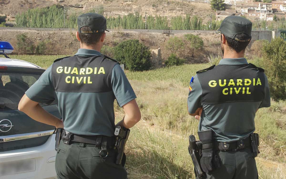 Detienen en España a un sacerdote y a su pareja sentimental por traficar con viagra