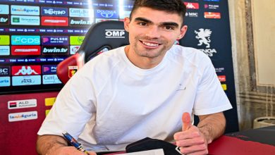 Extiende Genoa contrato a Johan Vásquez hasta el 2027