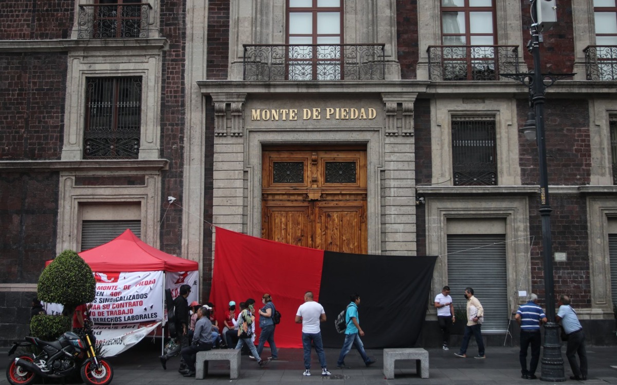 Gobierno busca acuerdo con trabajadores del Nacional Monte de Piedad tras estallido de huelga