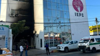 Lanzan bomba molotov contra Instituto Electoral de Chiapas