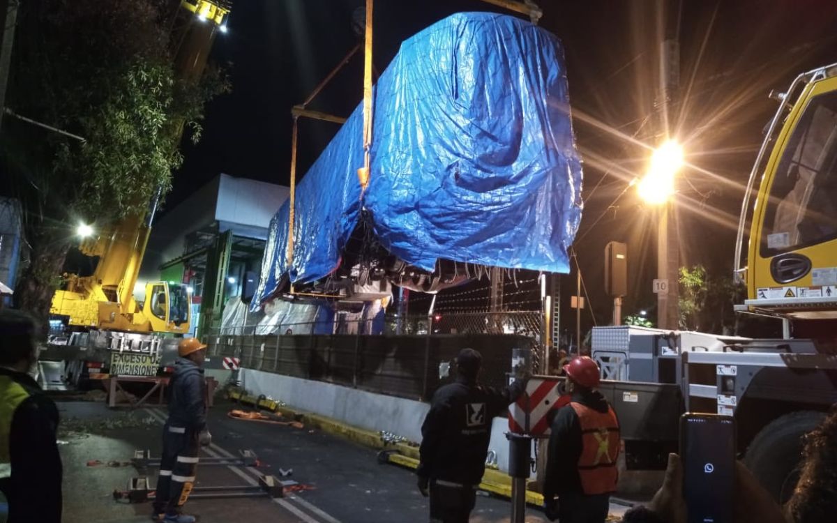 Llegan de China 2 convoyes del Tren Ligero ¿Por qué los llamaron Santiago y Gregorio?