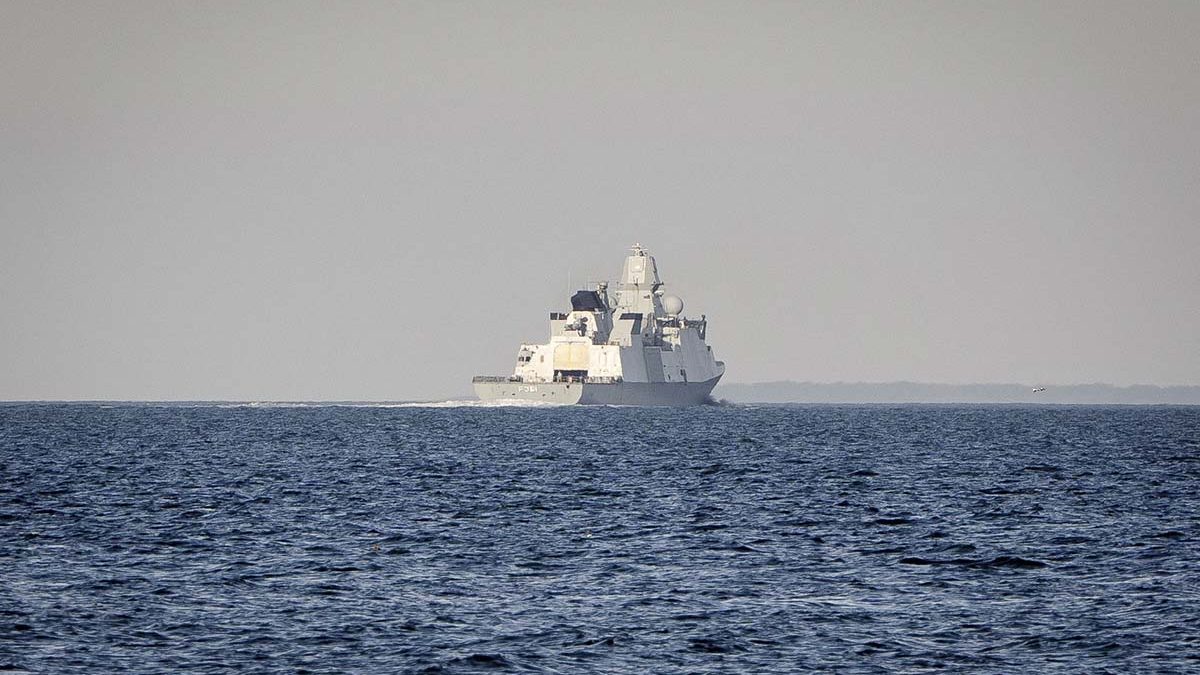 Los hutíes del Yemen reivindican ataque con misiles contra destructor de EU en el mar Rojo
