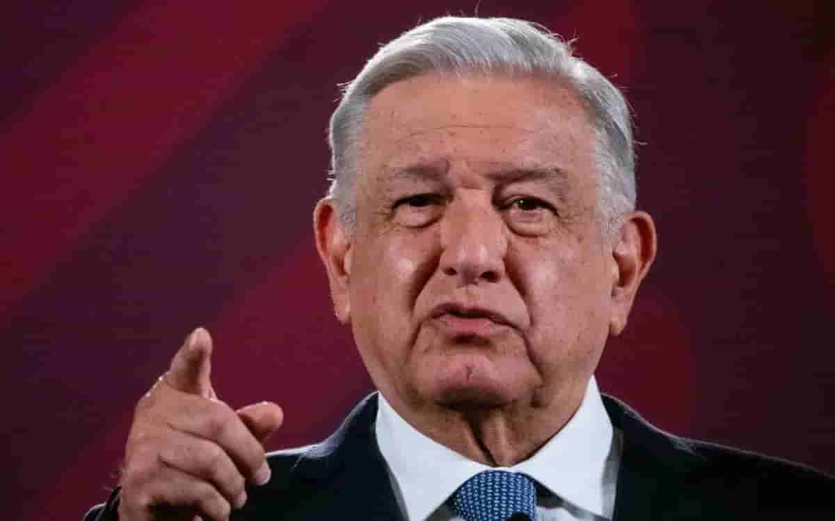 'Muy vergonzoso': AMLO tras filtración en redes del teléfono de su hijo