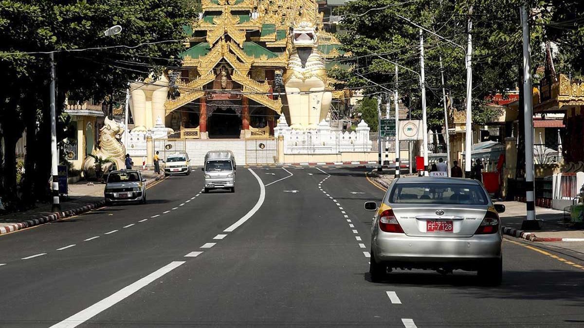 Myanmar protesta contra tres años de régimen militar con una huelga silenciosa