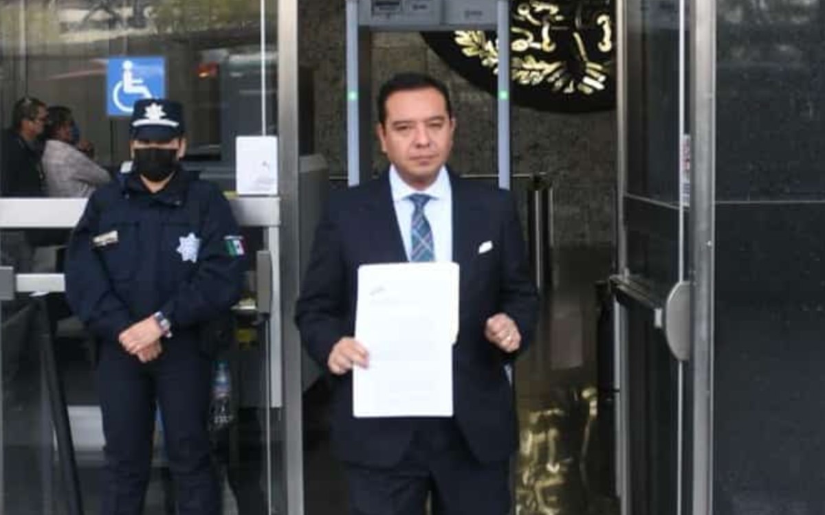 Presentan denuncia contra funcionarios señalados de desviar TUAs del AICM al Tren Maya