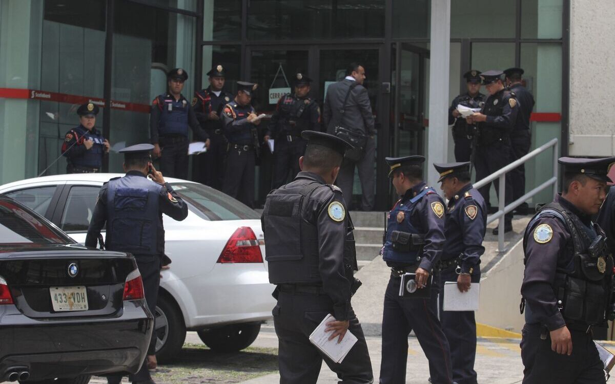 Roban cajero automático en la GAM; Hay tres policías lesionados