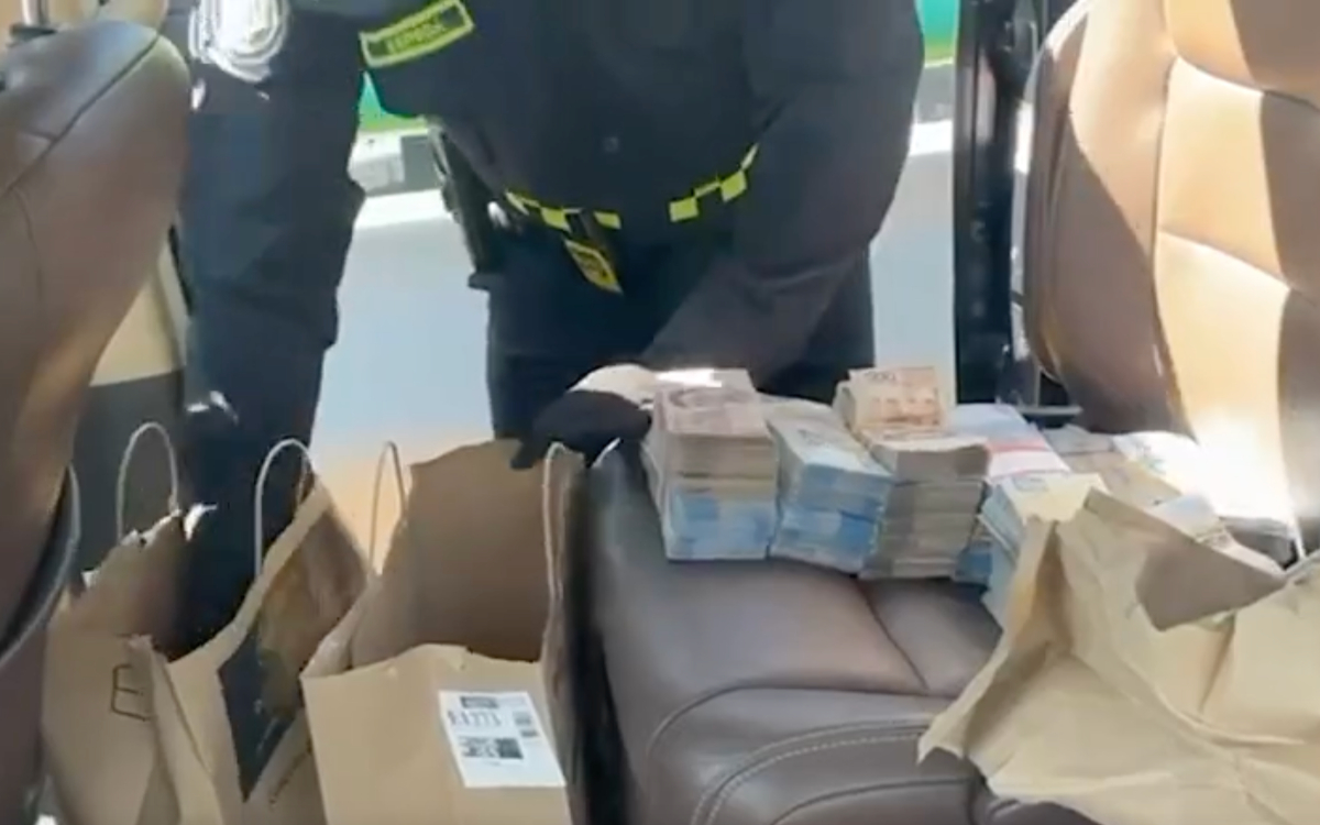 Video | Detienen a hombre en la CDMX con 2.5 millones de pesos en efectivo