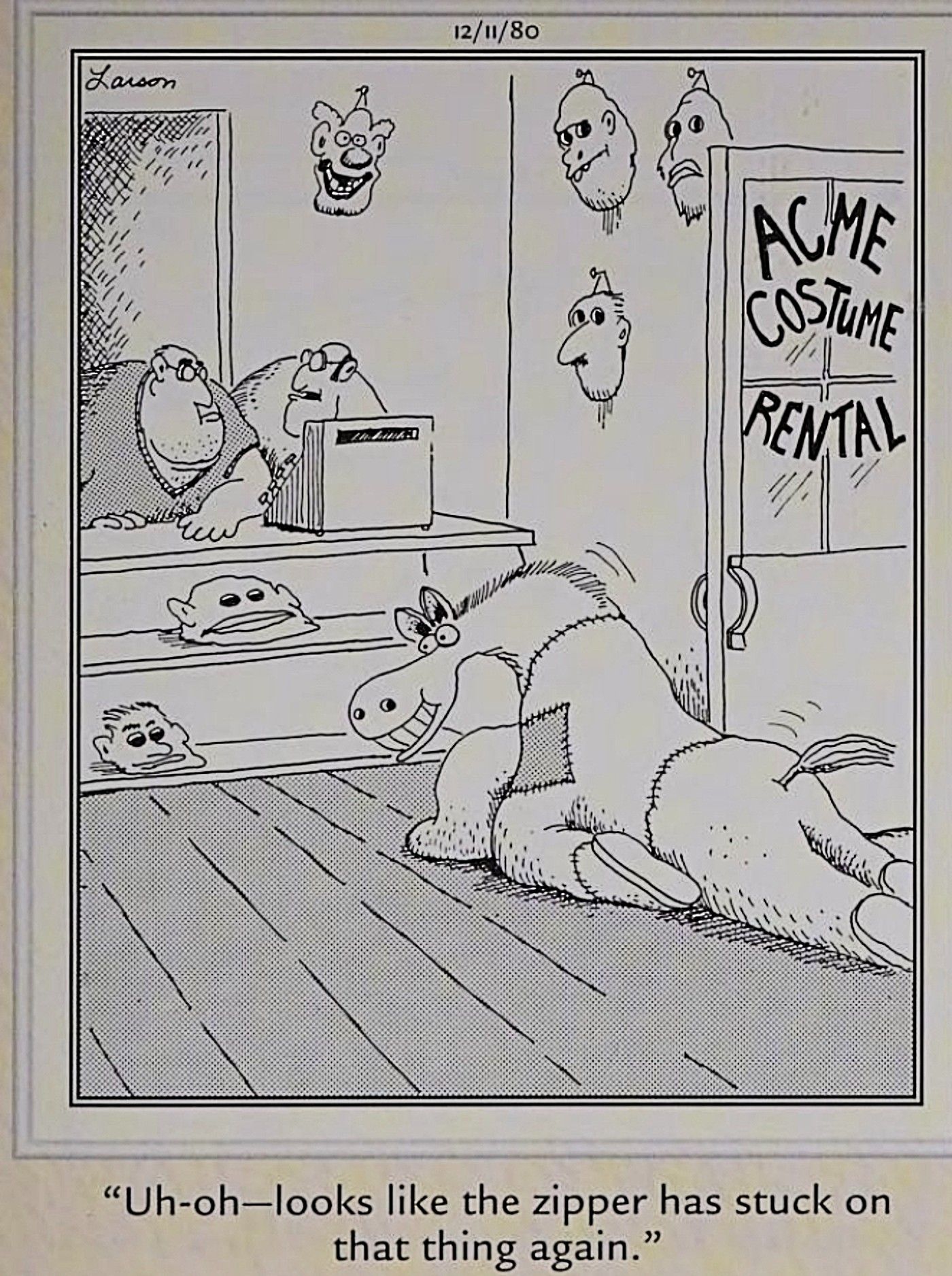 Far Side, cremallera atascada en disfraz de caballo en la tienda Acme Costume