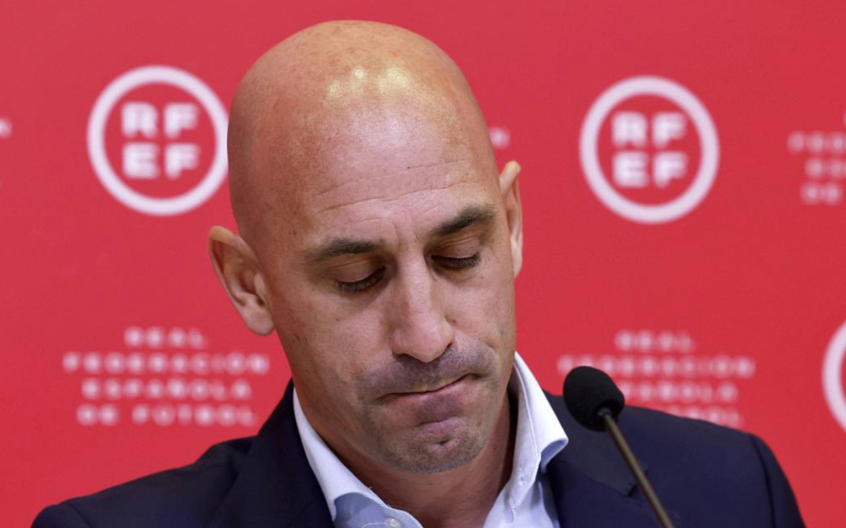 Aparta RFEF a ex colaboradores de Luis Rubiales bajo investigación