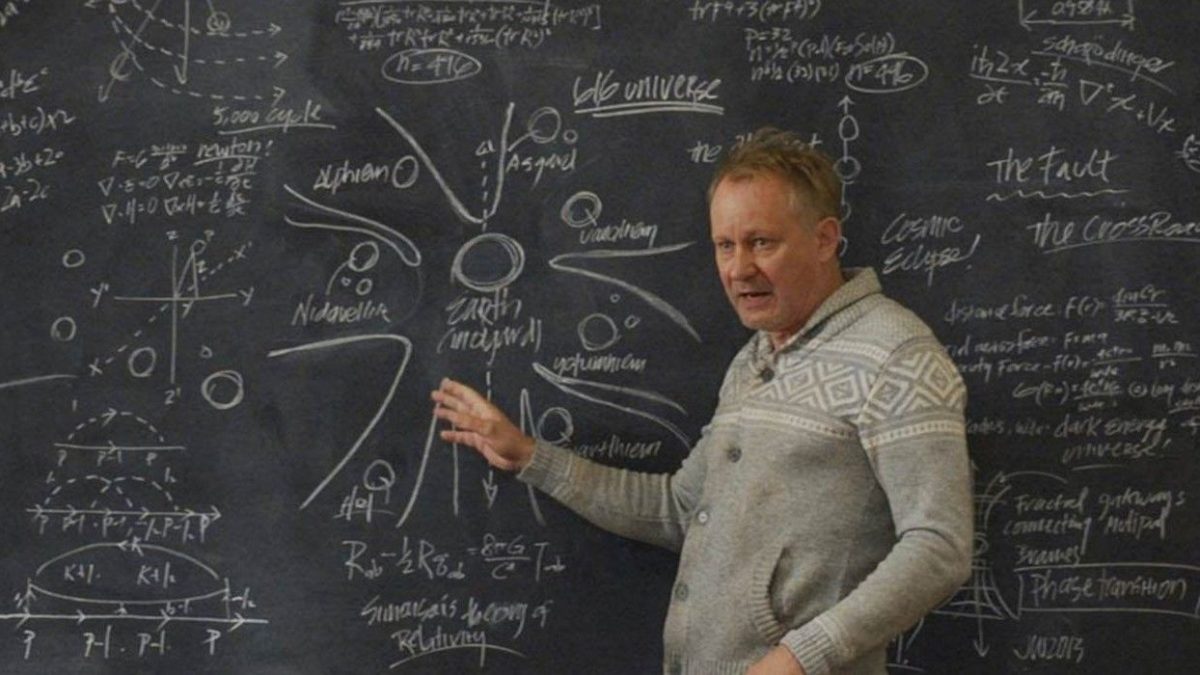 "Aprendí mucho sobre las chicas": Stellan Skarsgård revela su experiencia filmando la primera película del MCU