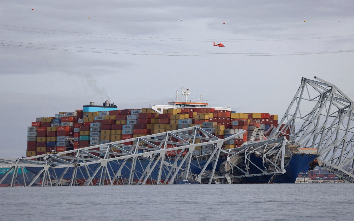 Barco de Baltimore emitió alerta de fallo antes de chocar