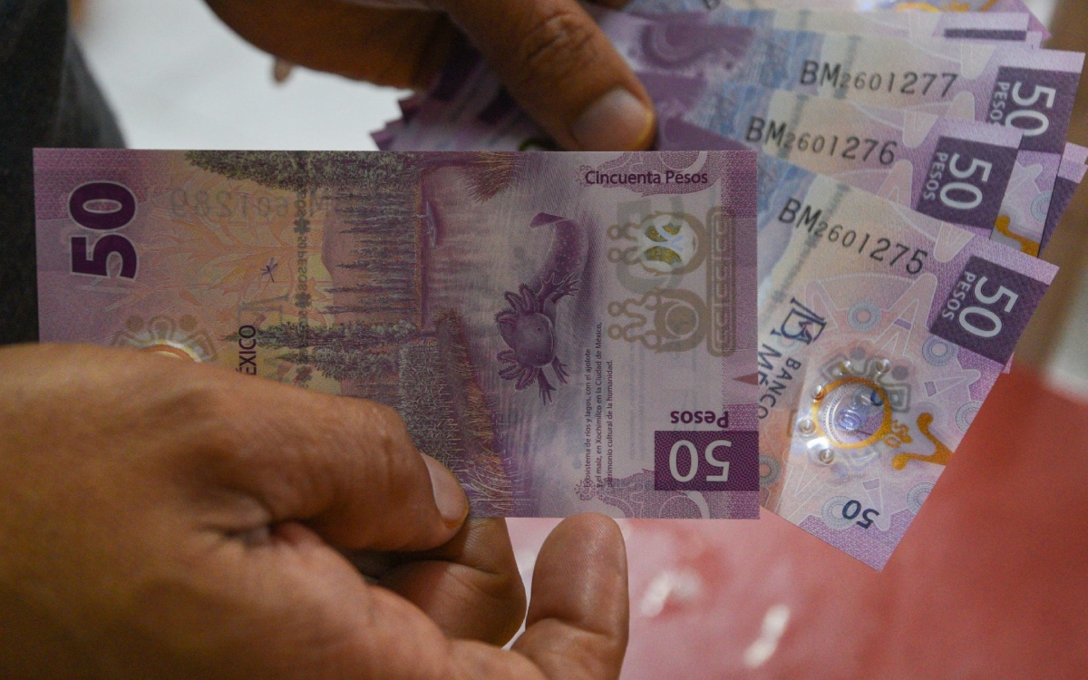 Confianza de consumidor se contrajo en febrero: Inegi