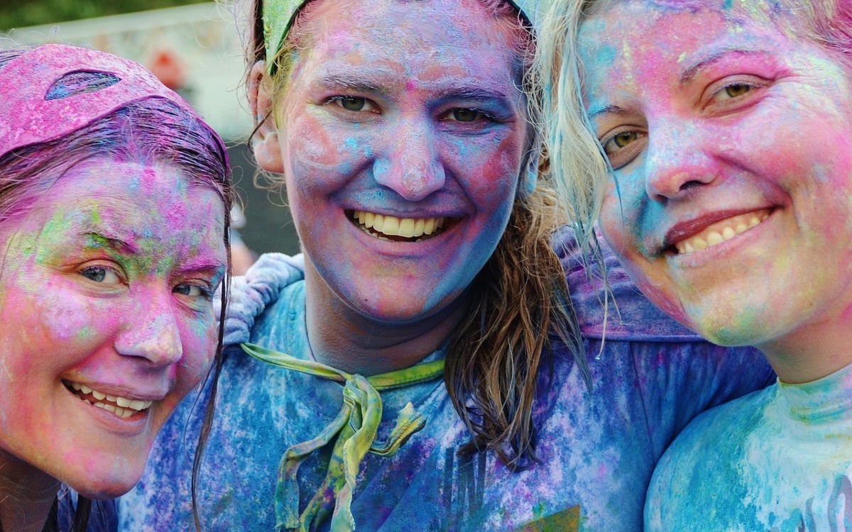 Estos son los países más felices del mundo en 2024, según estudio