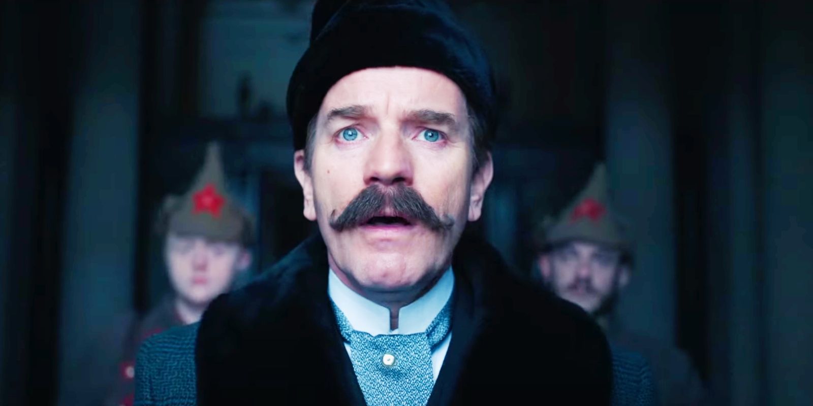 Ewan McGregor está bajo arresto domiciliario permanente en el tráiler de Un caballero en Moscú