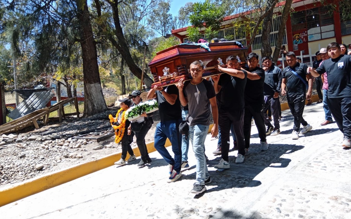 Rinden homenaje de cuerpo presente a Yanqui Kothan en Guerrero | Video