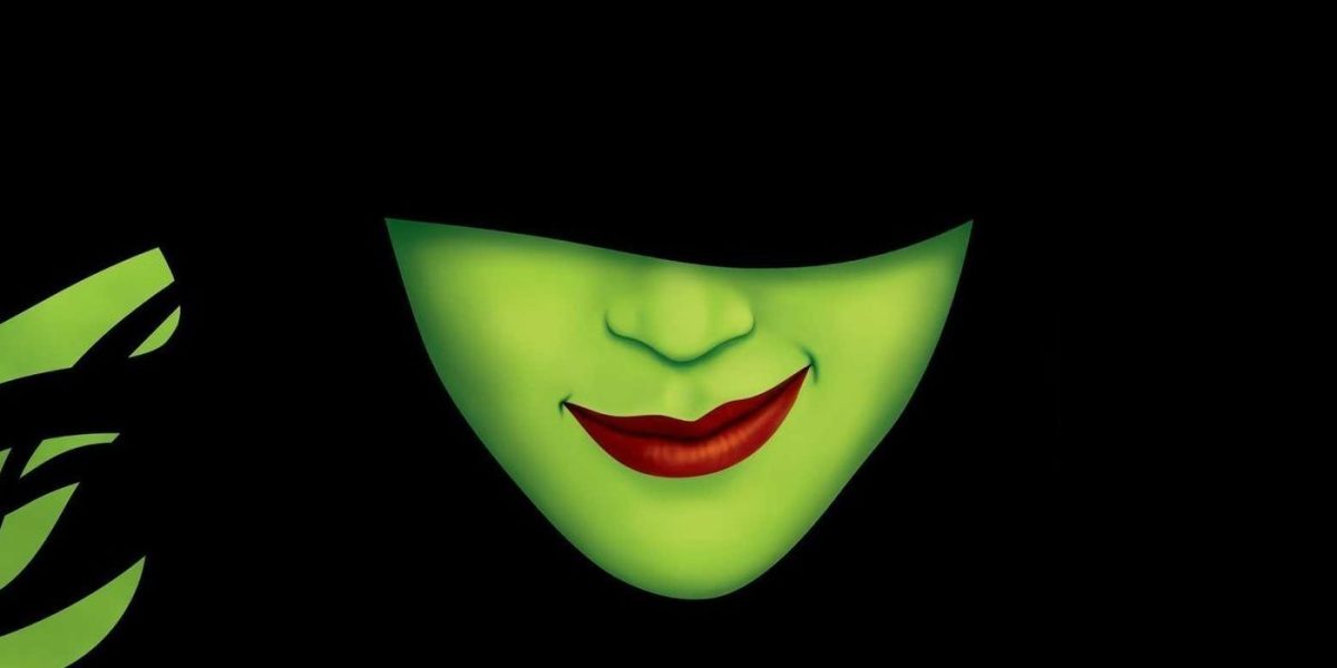 Una foto de Wicked BTS revela una mirada sombría a Elphaba volando en su escoba mientras finaliza la filmación