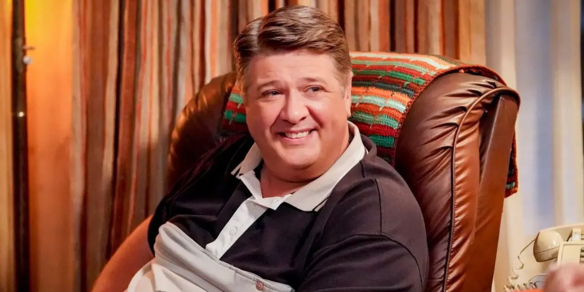 Las imágenes del set de la temporada 7 de Young Sheldon muestran el funeral de George mientras el elenco viste inquietantemente todo de negro