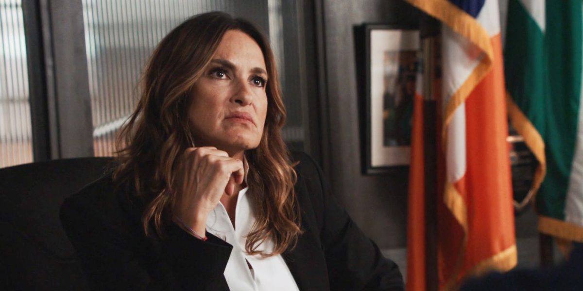 Ley y orden: Mariska Hargitay de SVU detuvo la producción para ayudar a la niña perdida después de ser confundida con una verdadera oficial de policía
