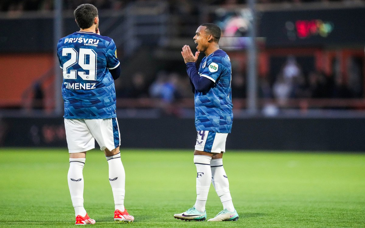 Feyenoord, con Santiago Giménez, no puede contra el peor equipo de la Eredivisie