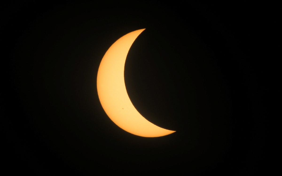 Fotos | Así fue como el eclipse solar oscureció Mazatlán minuto a minuto