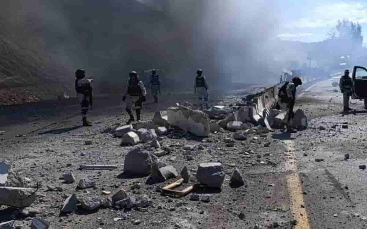 Fuerte choque entre tráiler y patrulla de la GN deja al menos 7 heridos | Videos