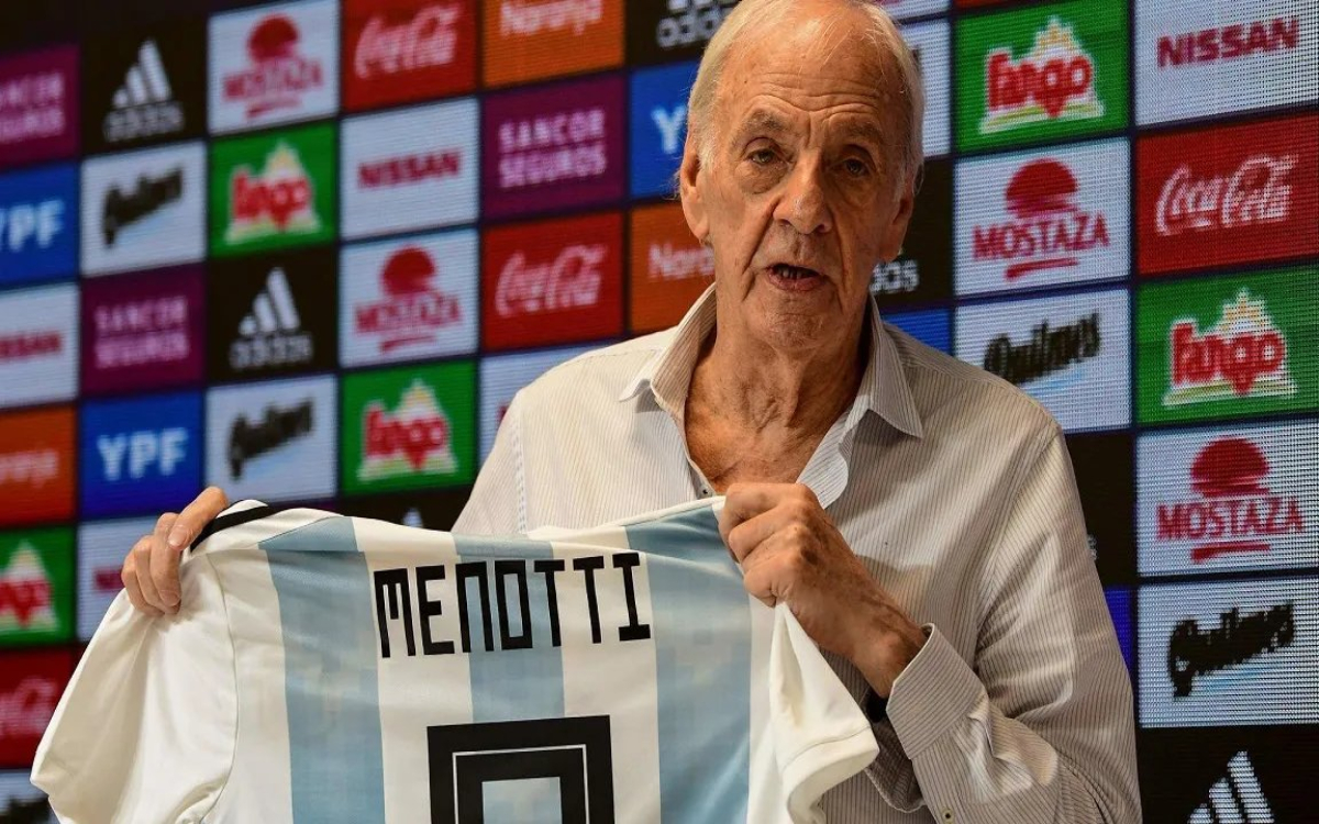 Hospitalizan a César Luis Menotti en Buenos Aires