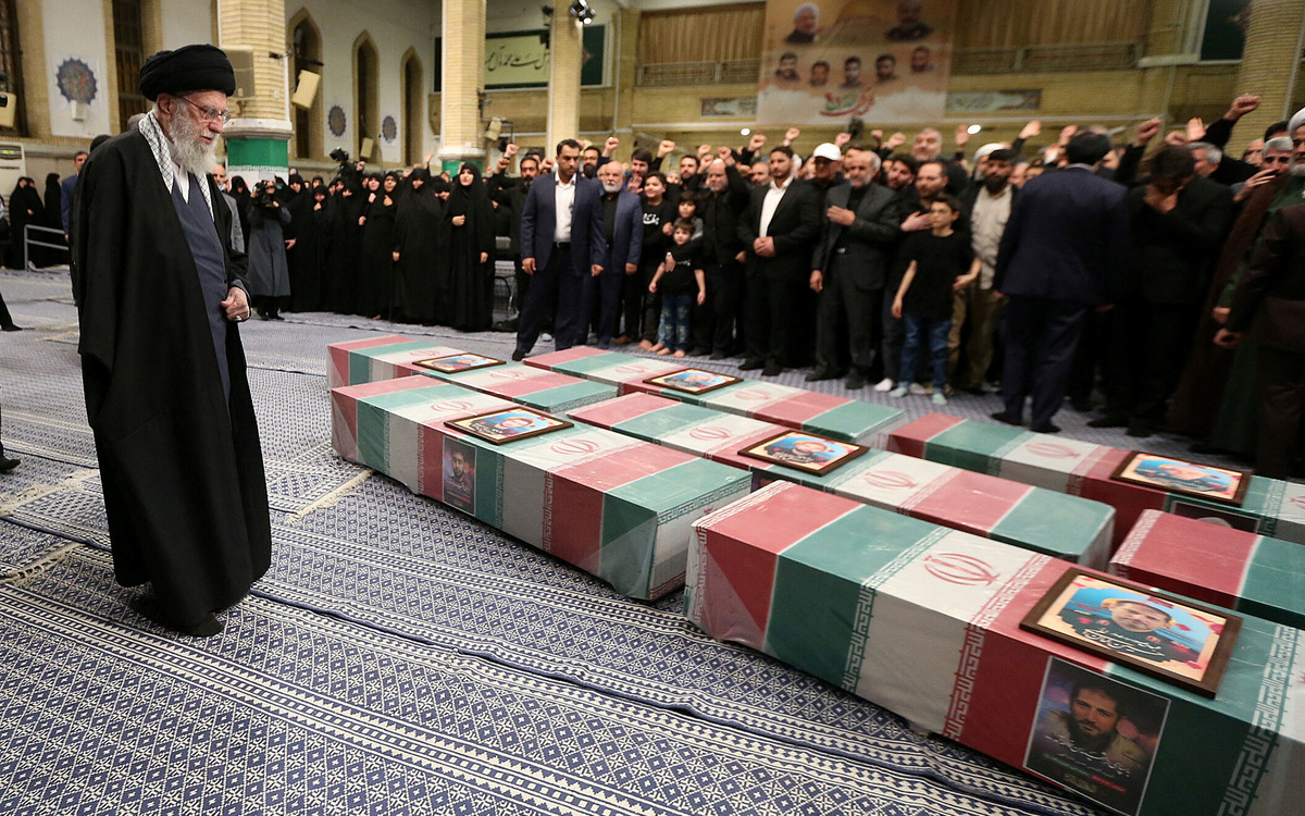 Irán promete castigar a Israel en el funeral de oficiales muertos en ataque a embajada