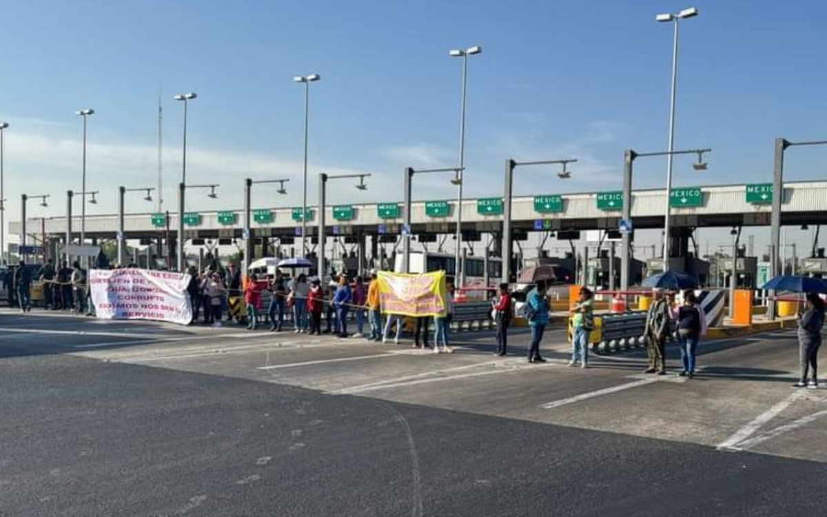 Vecinos de Ecatepec exigen agua y bloquean la México -Pachuca