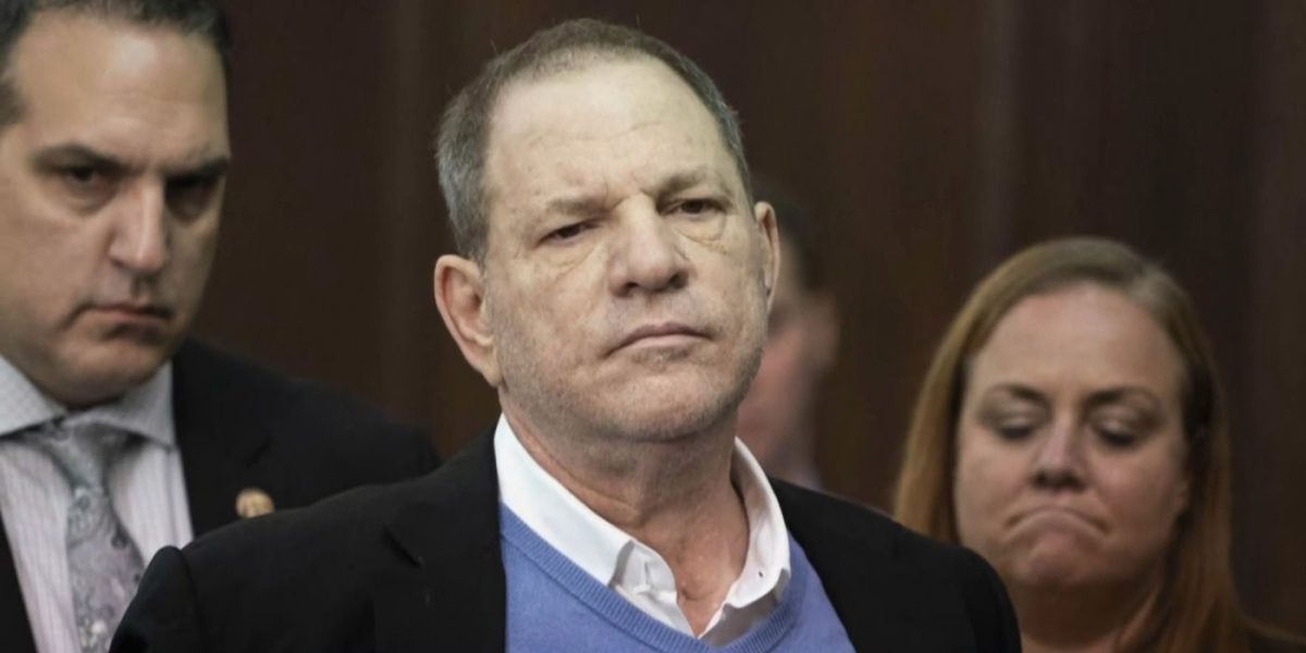 Se anula la condena por violación de Harvey Weinstein en Nueva York en 2020, el deshonrado productor de Hollywood permanece en prisión