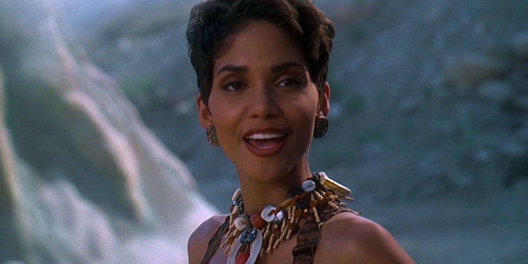 “Lo sabía entonces”: Halle Berry vuelve a mirar y revive la película Los Picapiedra 30 años después