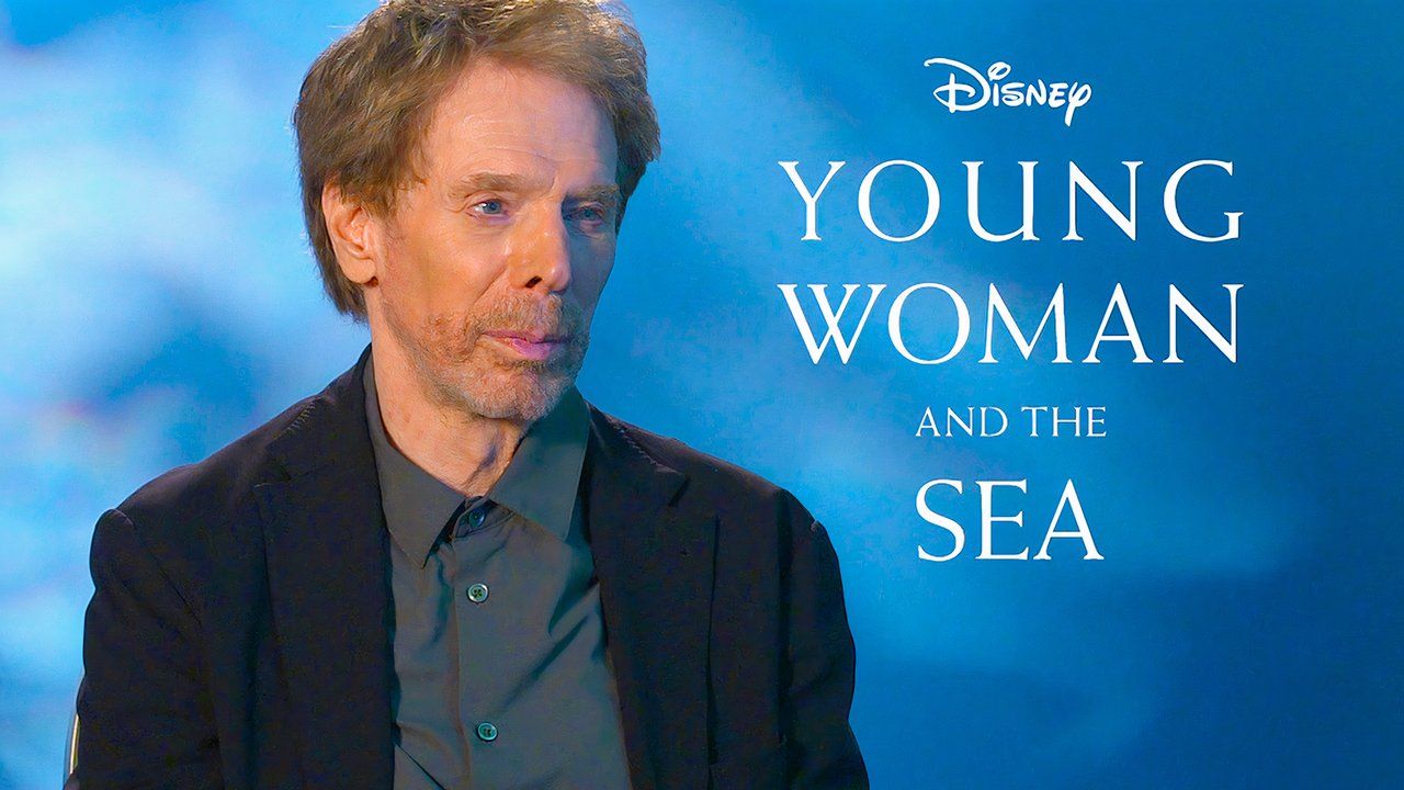 Jerry Bruckheimer explica cómo la mujer joven y el mar rompen las expectativas sociales de principios del siglo XX