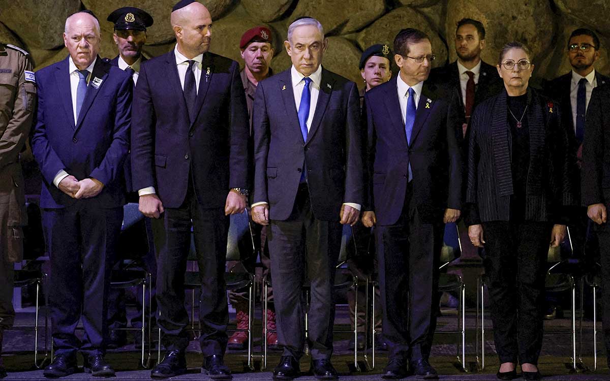 Alarmas y ofrendas florales: Así conmemora Israel el Día en Recuerdo del Holocausto