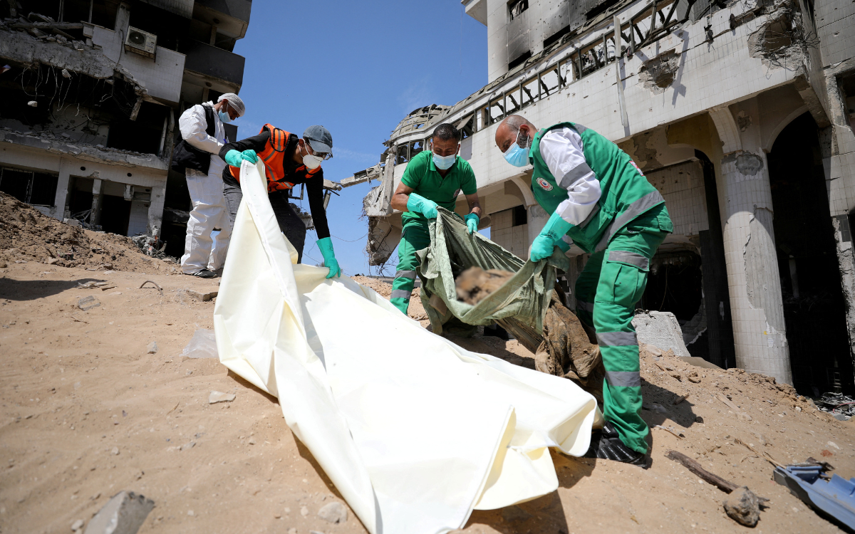 Autoridades de Gaza han exhumado 520 cuerpos, tras hallar 49 en nueva fosa
