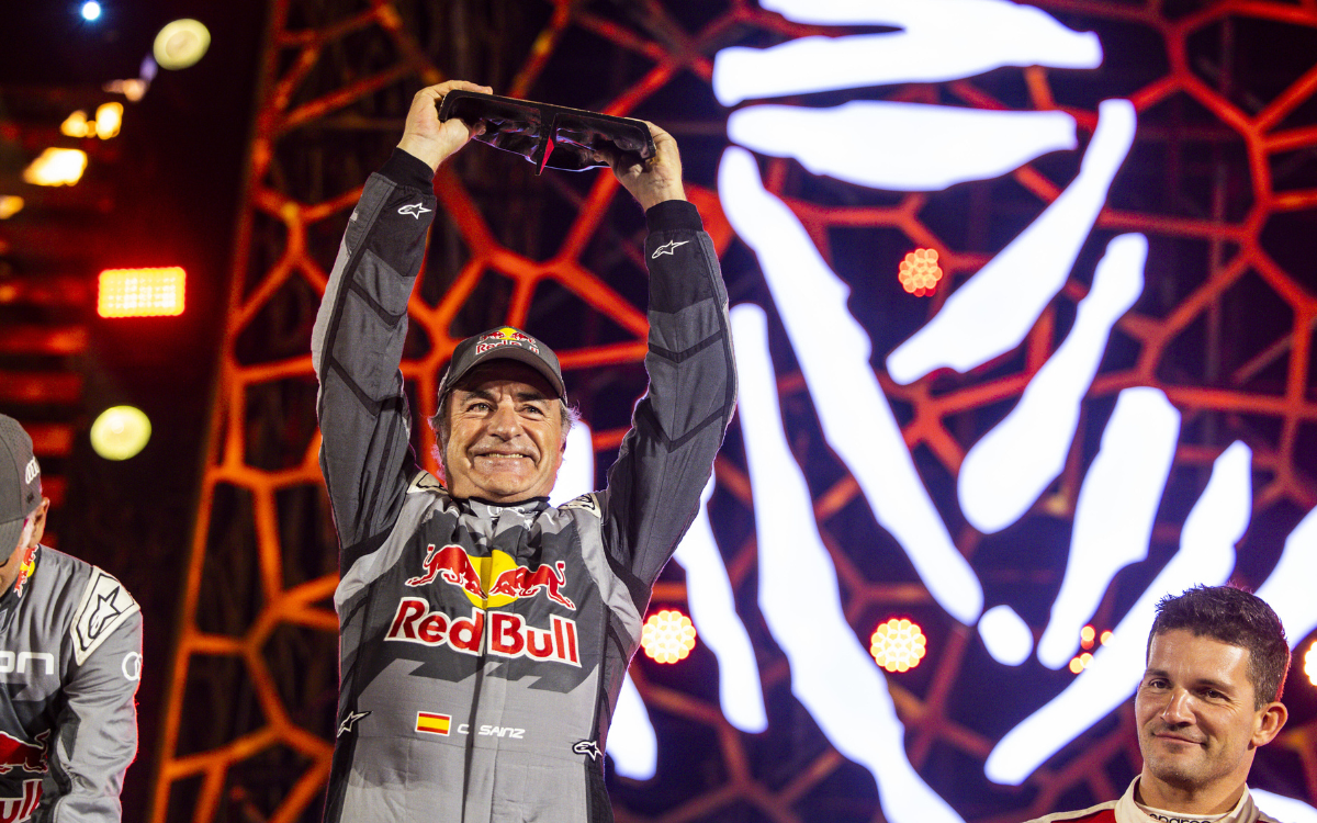 Carlos Sainz, de 62 años, ficha por Ford para correr el Rally Dakar 2025 | Video