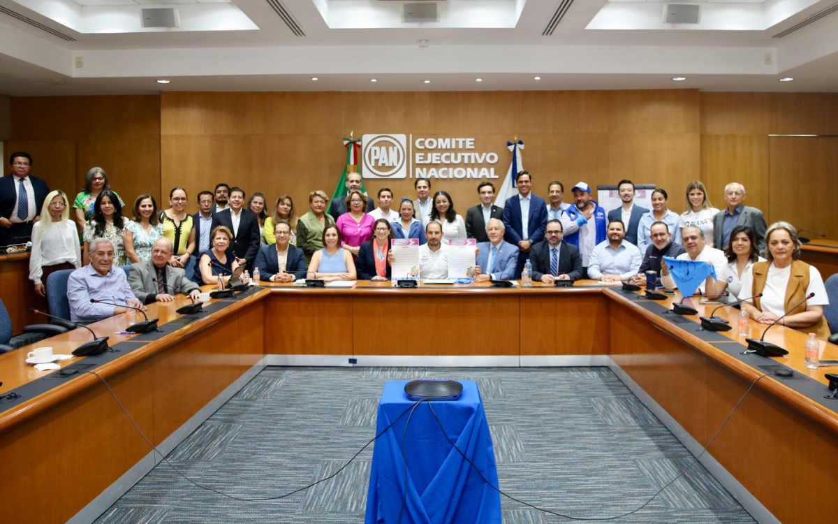El PAN firma 17 compromisos para defender ‘la vida y la familia’ con Gálvez como gran ausente