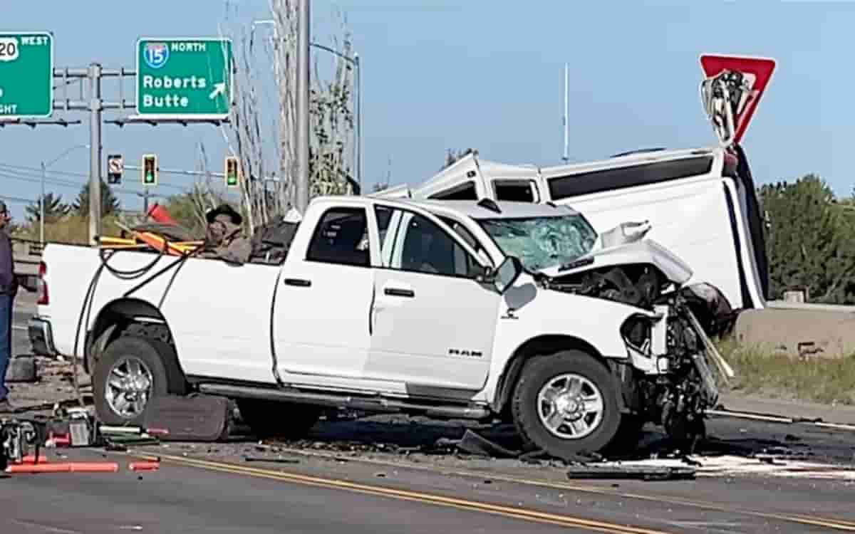 Mueren seis trabajadores mexicanos en accidente vial en Idaho