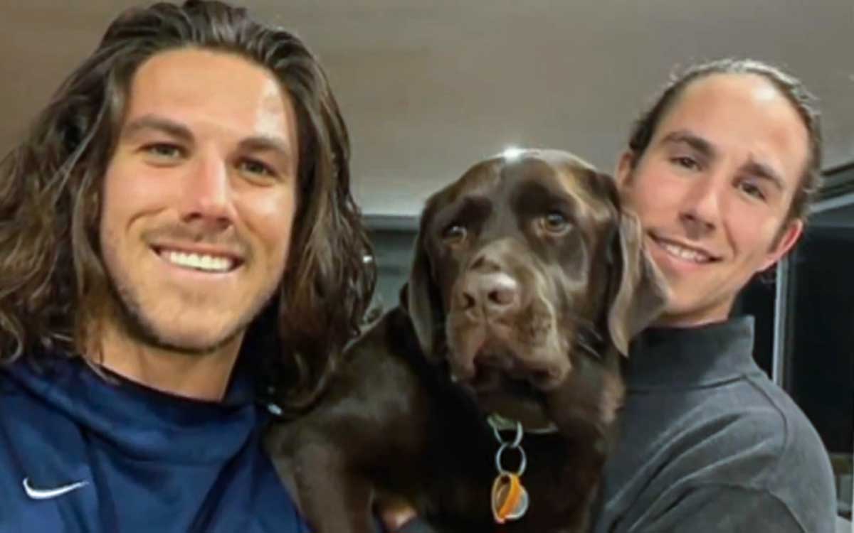 ‘Nuestros corazones están rotos’: padres de los surfistas australianos asesinados en BC buscan repatriar los cuerpos