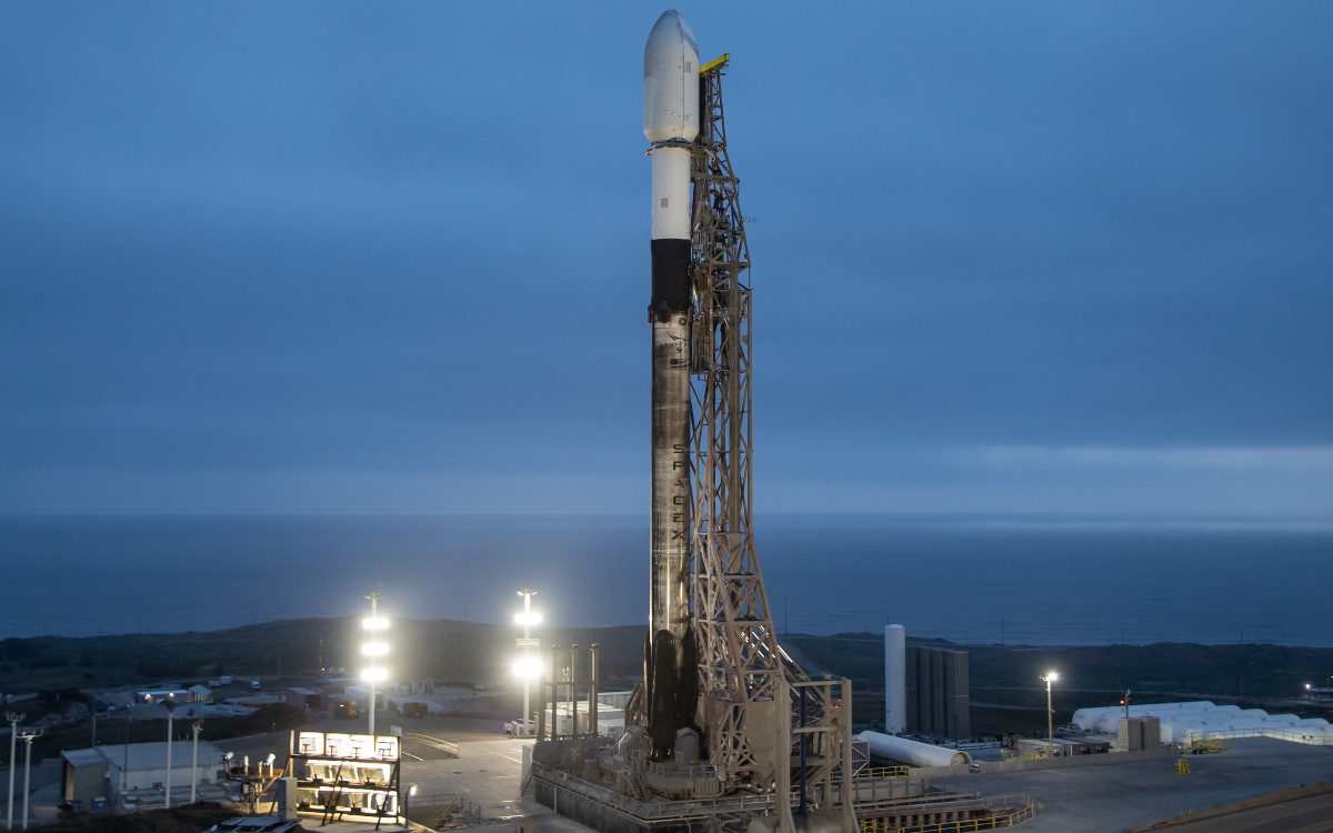 SpaceX pone en órbita nueva ola de satélites de espionaje