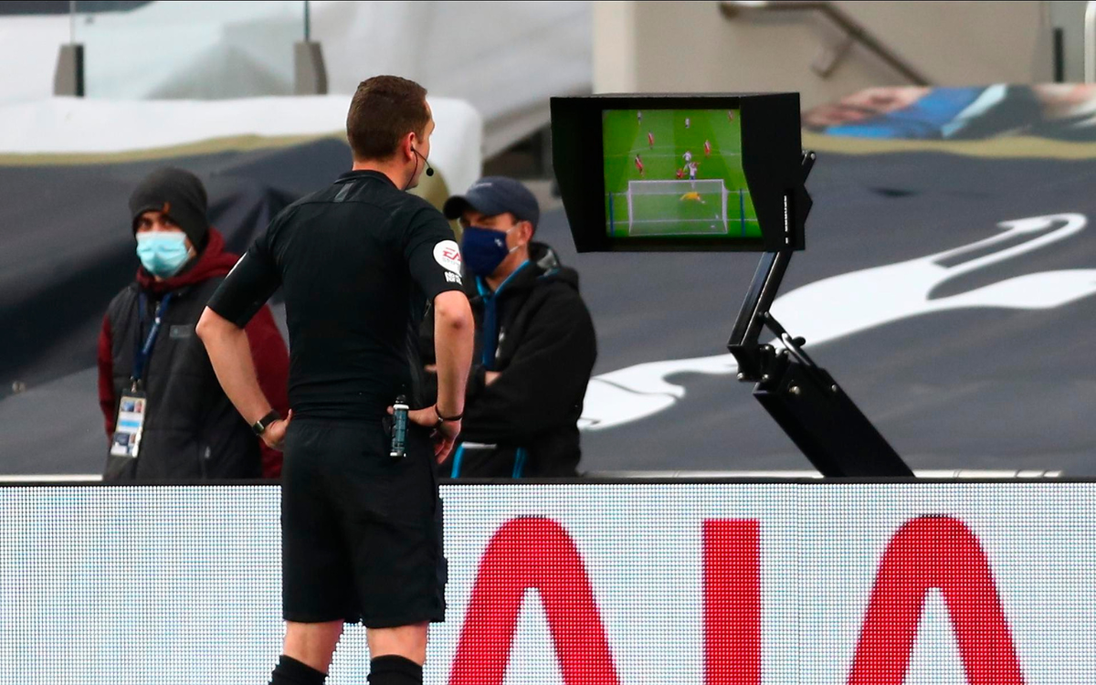 ¿Por qué la Premier League quiere eliminar el VAR?