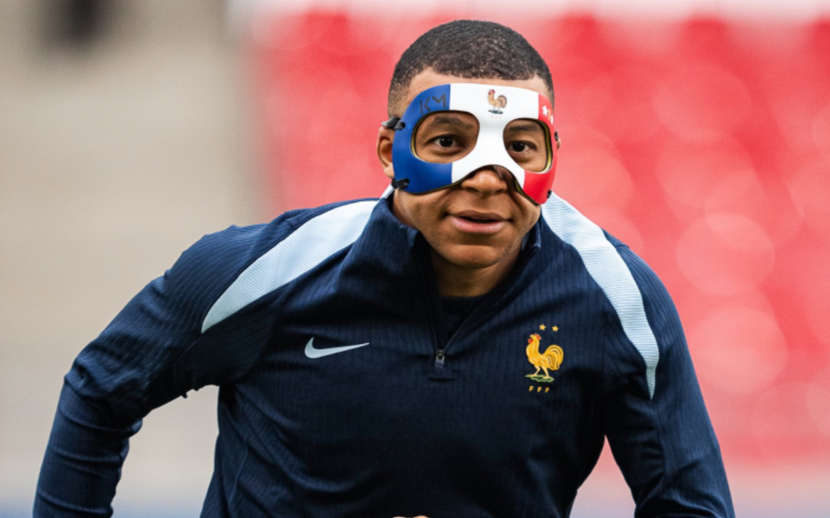 Euro Alemania 2024: Presume Mbappé su máscara protectora… y no es la de Donatello | Video