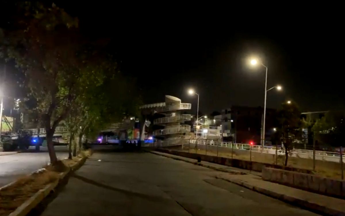 Hallan cuerpo colgado en puente de Zacatecas