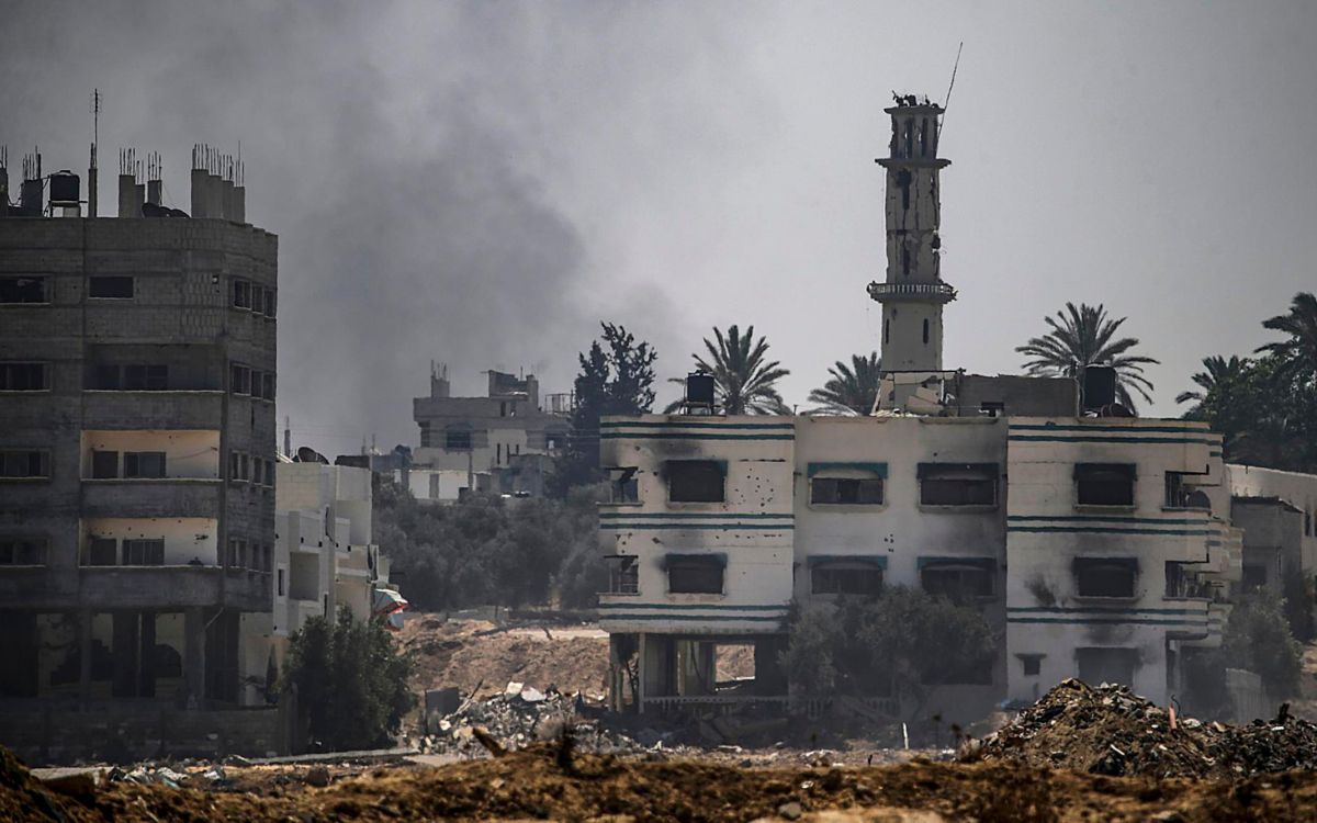 Hamás asegura que un ataque aéreo israelí causó la muerte de dos rehenes en Rafah