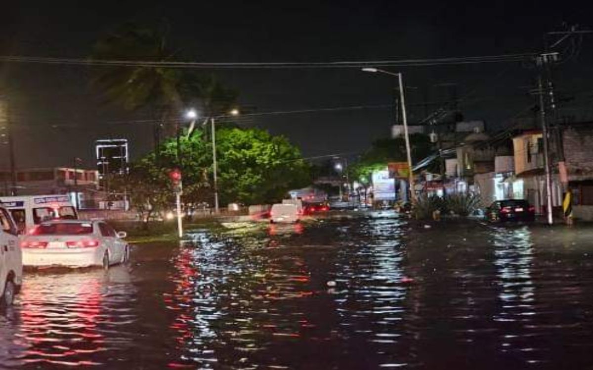 Inundaciones por lluvias paralizan Tepic