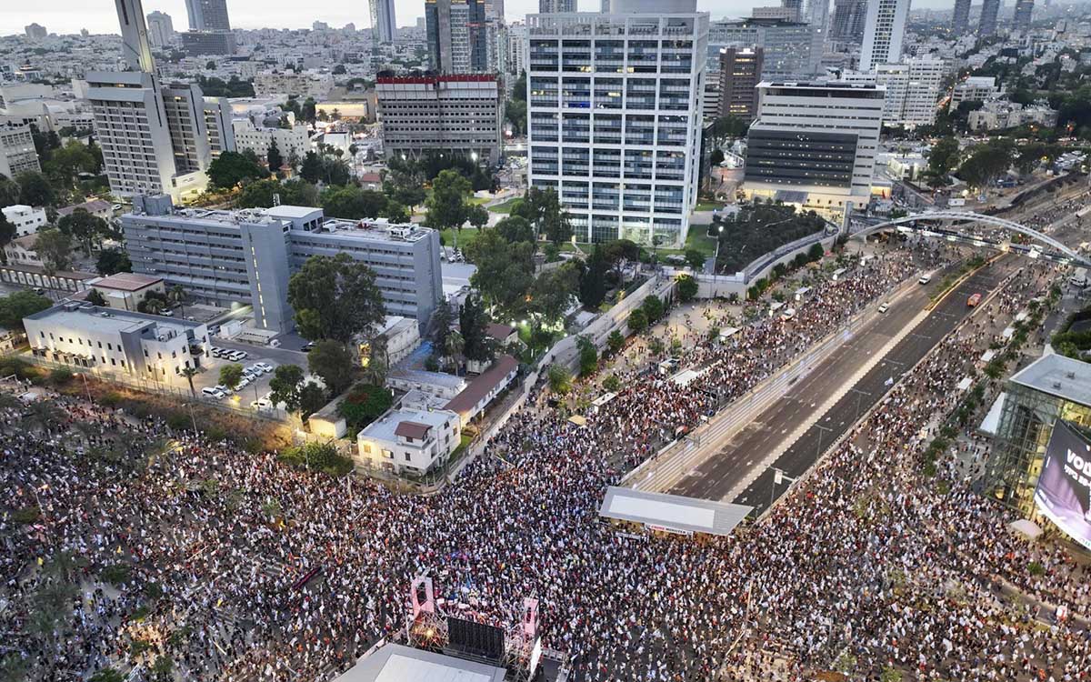 Miles de israelíes piden la renuncia Netanyahu y la liberación de rehenes en poder de Hamás